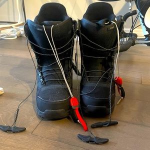 Burton Mint Snowboard Boots - Women’s 8.5! Only worn a few times!
